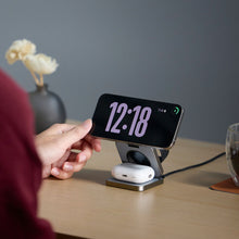 Load image into Gallery viewer, Mag 3 Pro Qi2 3-in-1 Foldable Travel Charging Station