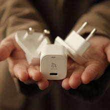 Load image into Gallery viewer, OMNIA P3 USB-C 33W Compact Wall Charger