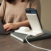 Load image into Gallery viewer, OMNIA Q2x 2-in-1 Wireless Charging Station