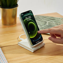 Load image into Gallery viewer, OMNIA Q2x 2-in-1 Wireless Charging Station