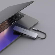 Load image into Gallery viewer, Hub SE07 USB-C 7-in-1 Multi-Function Hub
