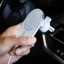 Load image into Gallery viewer, OMNIA C2 Magnetic Wireless Car Charger
